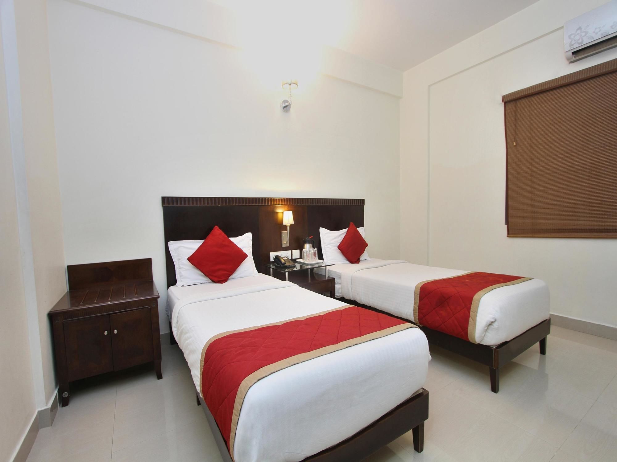Oyo 435 Hotel Amshi International Bangalore Exterior foto
